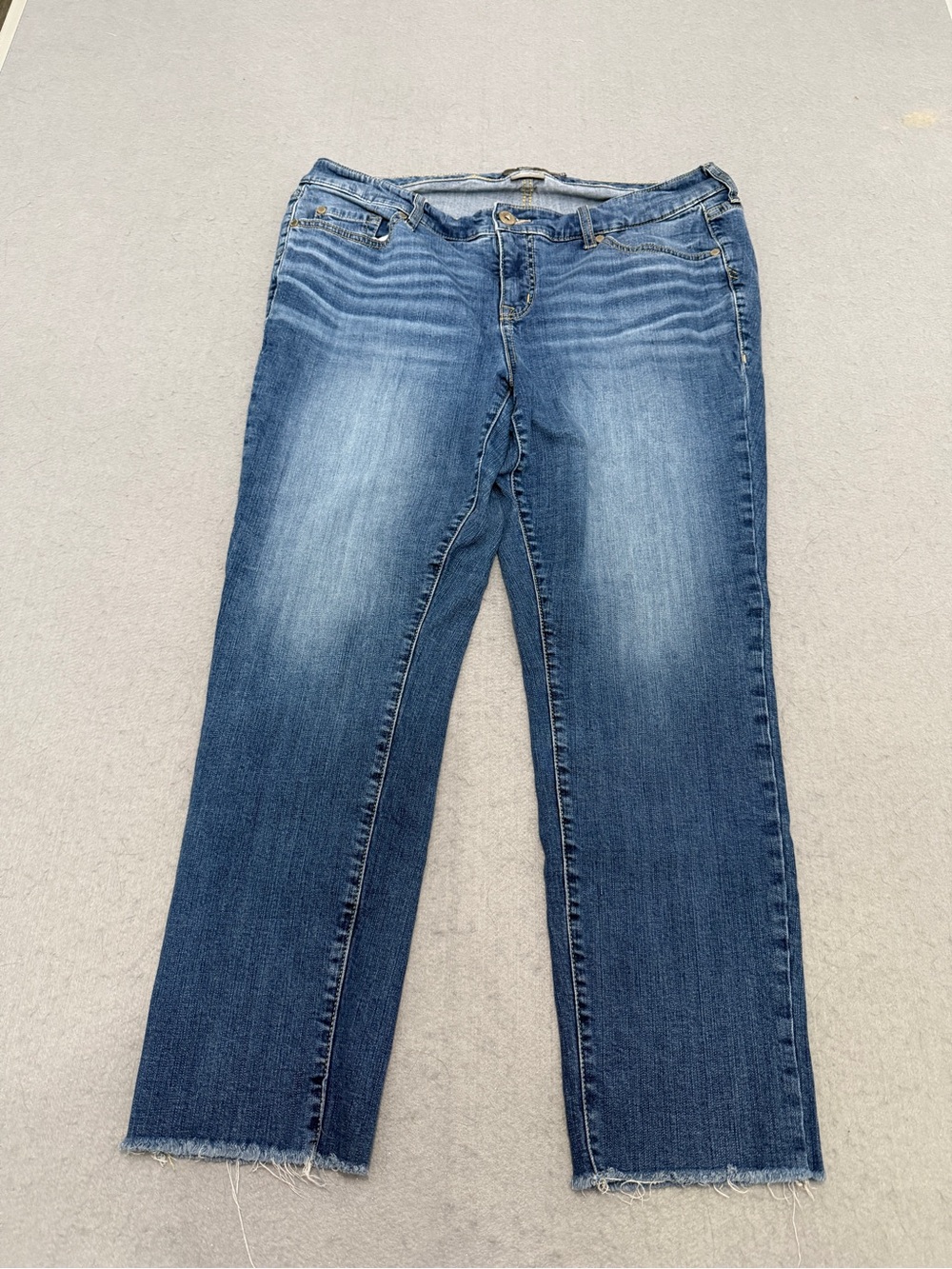 Women’s Torrid Crop Boyfriend Vintage Stretch Jeans Size 14